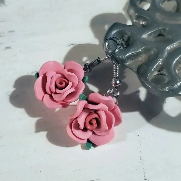 Hand Crafted Fimo Polymer Clay Pink Rose Flower Bead Dangle Earrings - Picture 1 of 5